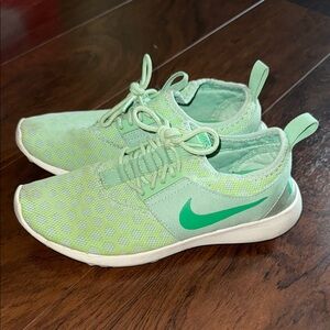 Nike Green Athletic Shoes